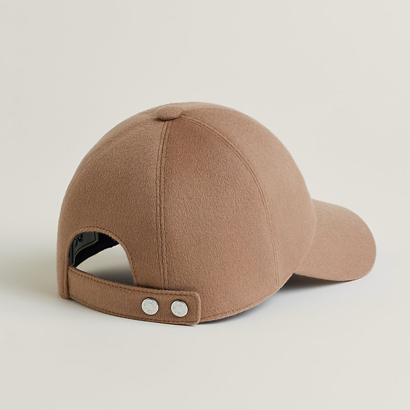軽快な上質感を纏う HERMES Casquette Serena Lift キャップ Serena Lift cap | Hermès Mainland China